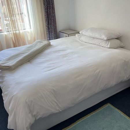 The Oasis Accommodation Lüderitz Екстериор снимка