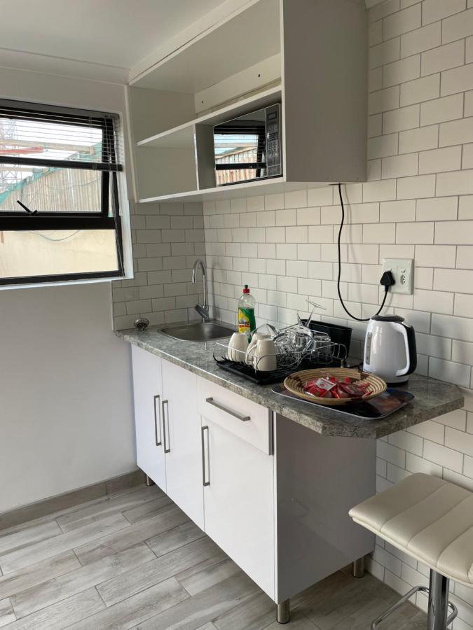 The Oasis Accommodation Lüderitz Екстериор снимка