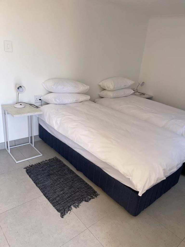 The Oasis Accommodation Lüderitz Екстериор снимка